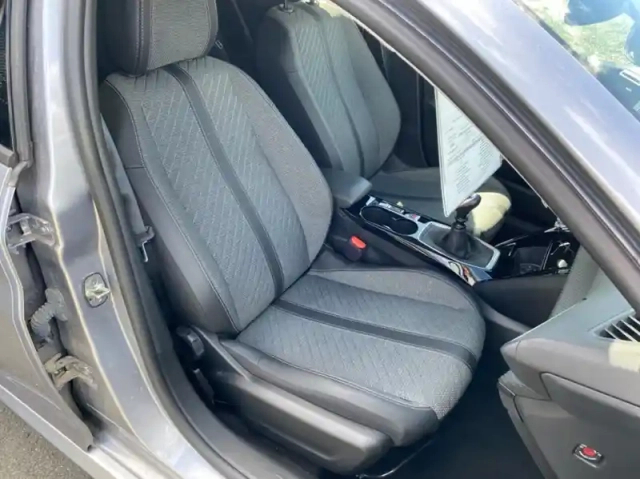 Peugeot 208 1.2 100ch s&amp;s allure — photo 27