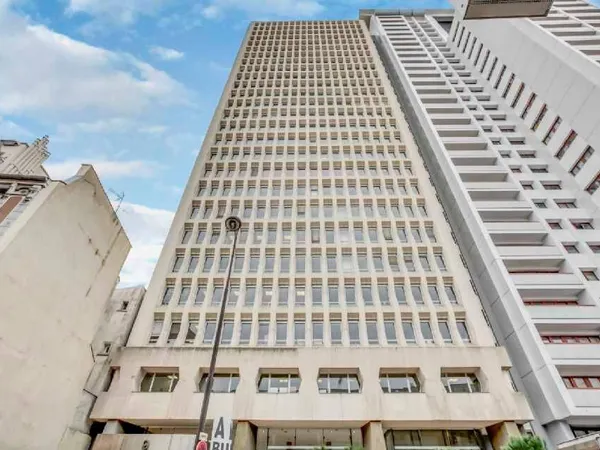 Bureaux 4860 m²