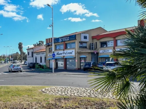 rond point des baléares, beau local 50 m2, à louer.