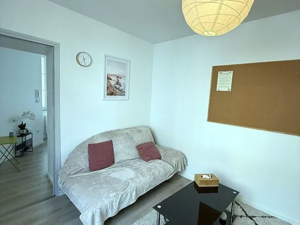Bureaux loués 28 m², centre-ville de Castres, 65 000 €