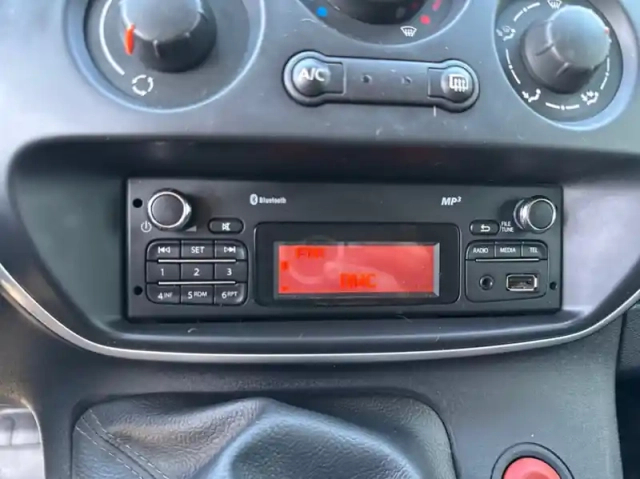 Renault Kangoo fourgonnette 1.5 dci 75ch grand confort — photo 4
