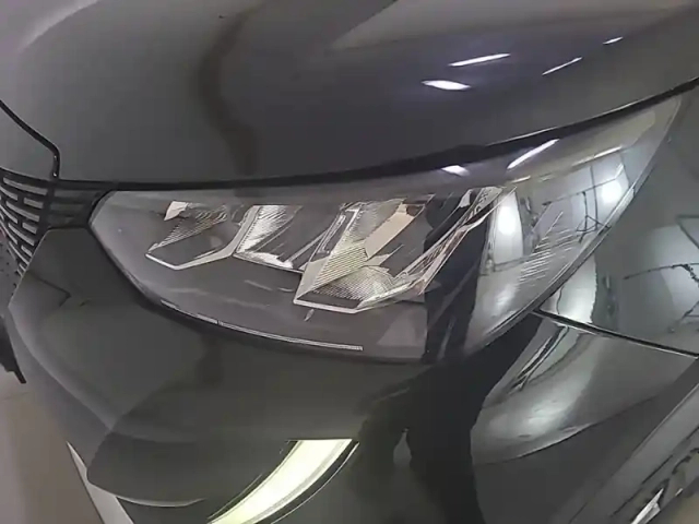 Peugeot 2008 electrique 136 ch — photo 37