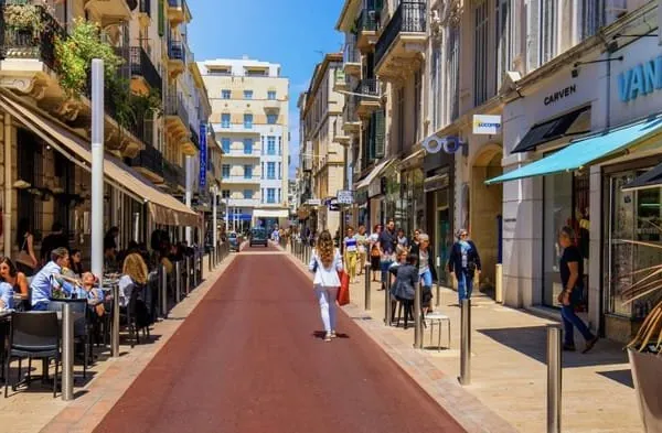 CESSION DE DROIT AU BAIL EMPLACEMENT No1 BIS CANNES CENT