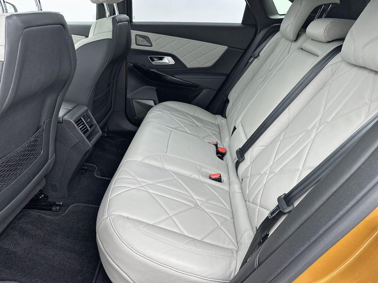 Ds Ds 7 crossback crossback hybride e-tense 300 eat8 4x4 rivoli — photo 12