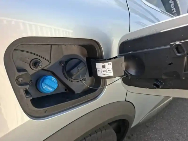 Renault Captur blue dci 115 edc — photo 20