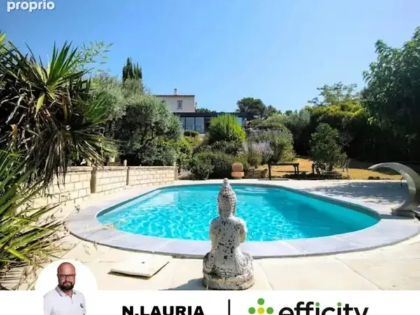 Maison 99 pièces 180 m² à vendre à Villelaure (84530)