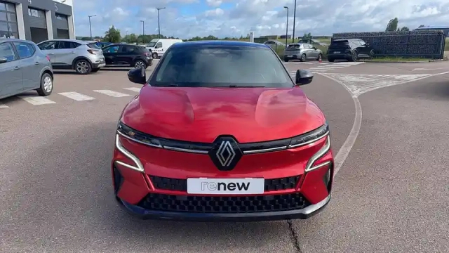 Renault Megane e-tech ev40 130ch standard charge — photo 24