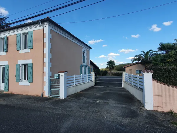 En vente à Hagetmau : maison avec 7 pièces