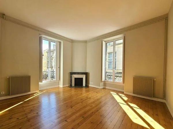 Bureau 399 m²