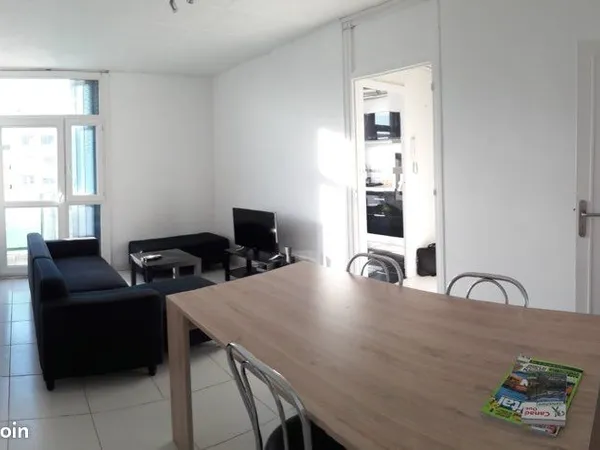 Colocation Lyon 8, 1 chambre disponible