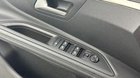 Peugeot 3008 HYBRID 225ch Allure e-EAT8 — photo 16