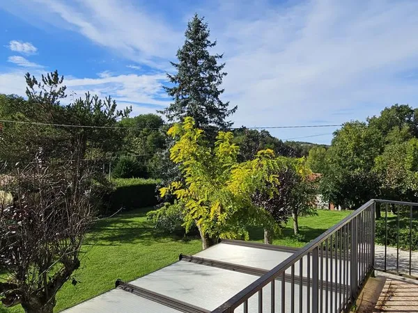 Maison 100 m² sur terrain de 4 500 m² - Cransac