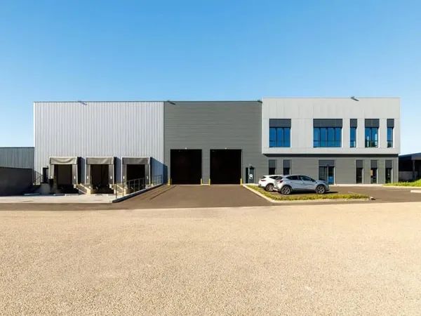 Local d'activité 6057 m²