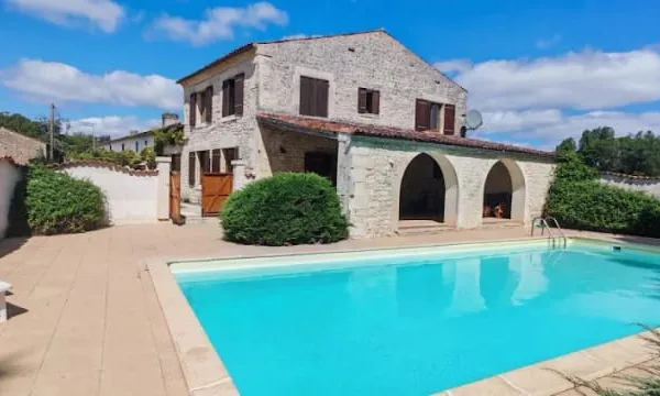 Maison 15 pièces 282 m²