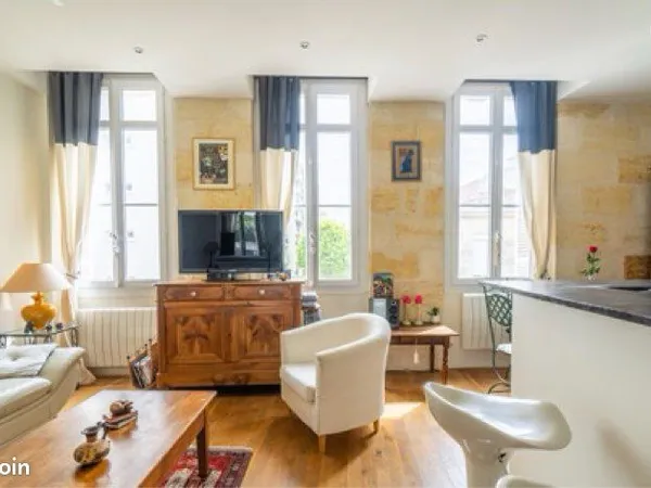 Bordeaux Rue Mazarin - Appartement de charme 53 m² - Très lumineux - 269 000 ». L