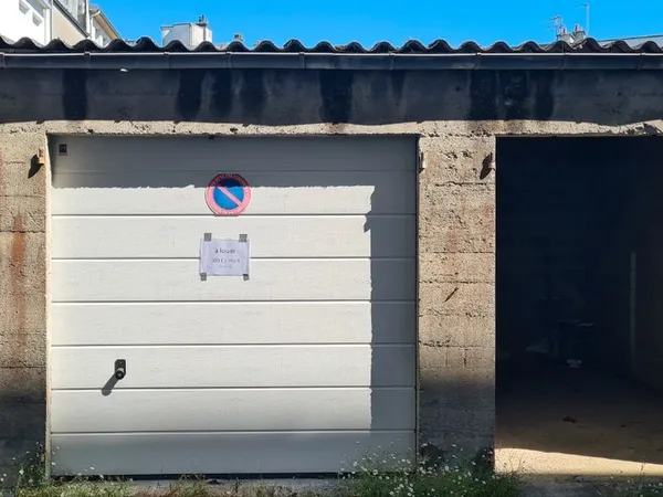 Garage à louer, proche château