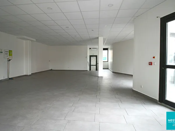 Local Commercial 100 m² comme Neuf à Cenon