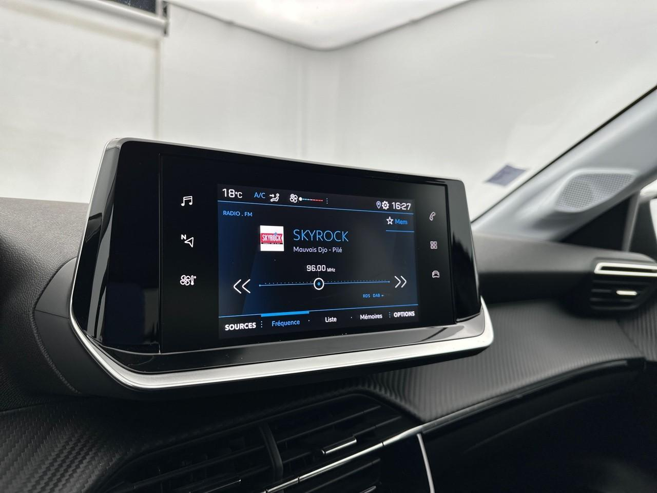 Peugeot 208 puretech 75 s&s bvm5 style — photo 22
