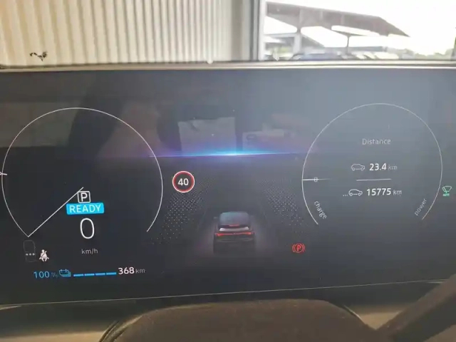 Renault Megane e-tech ev60 130ch super charge — photo 36