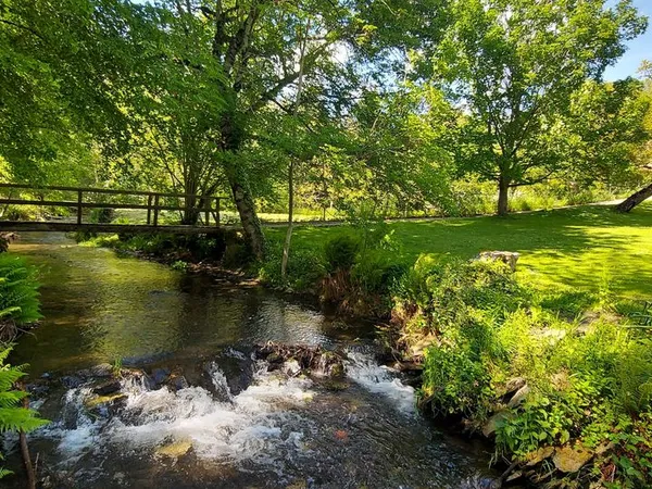Propriété de caractère au bord d'une rivière vivante - Montagne Noire
