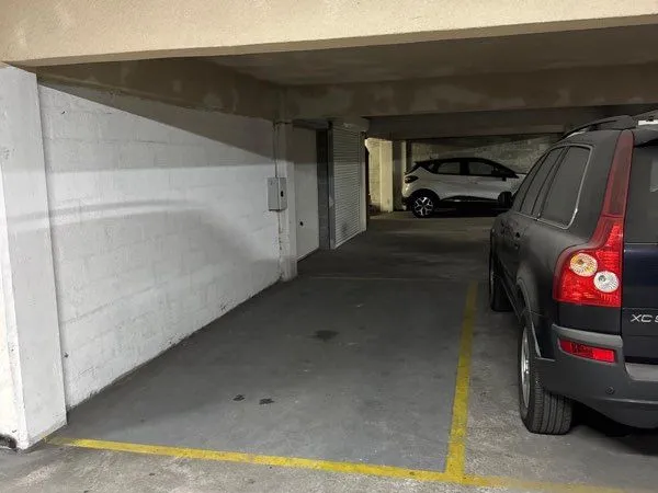 Place de parking résidence super Cadenelle
