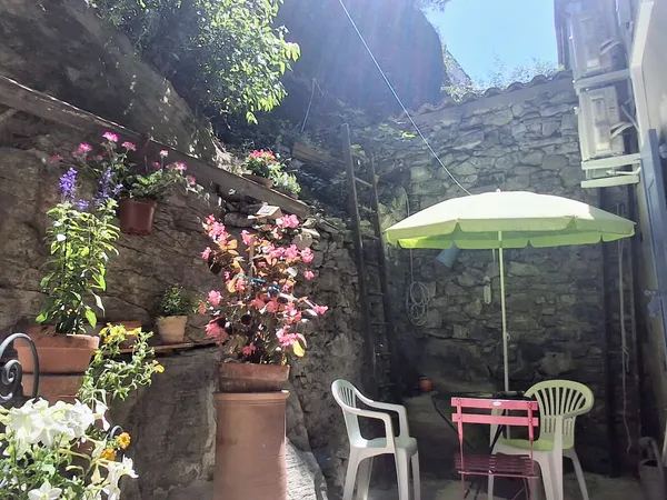 Maison de ville avec terrasse et garage BEDARIEUX