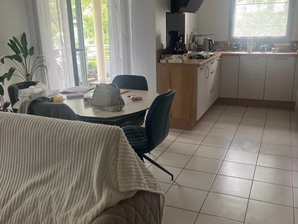Chambre pour étudiante