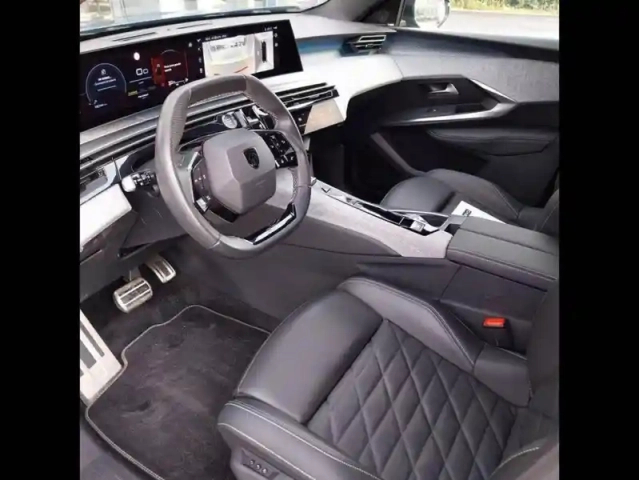Peugeot 3008 hybrid 136 e-dcs6 gt 5p — photo 38