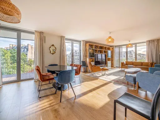 Appartement 6 pièces 159 m²
