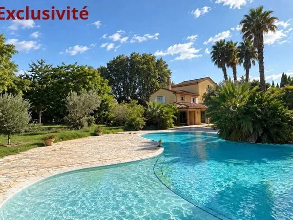 PERPIGNAN, PROPRIÉTÉ DE CARACTÈRE SUR PRÈS DE 2 HECTARES