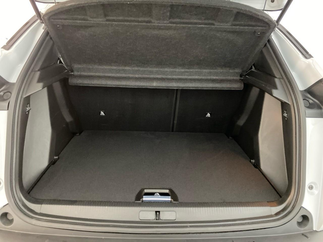 Peugeot 2008 hybrid 145 ch e-dcs6 allure — photo 6