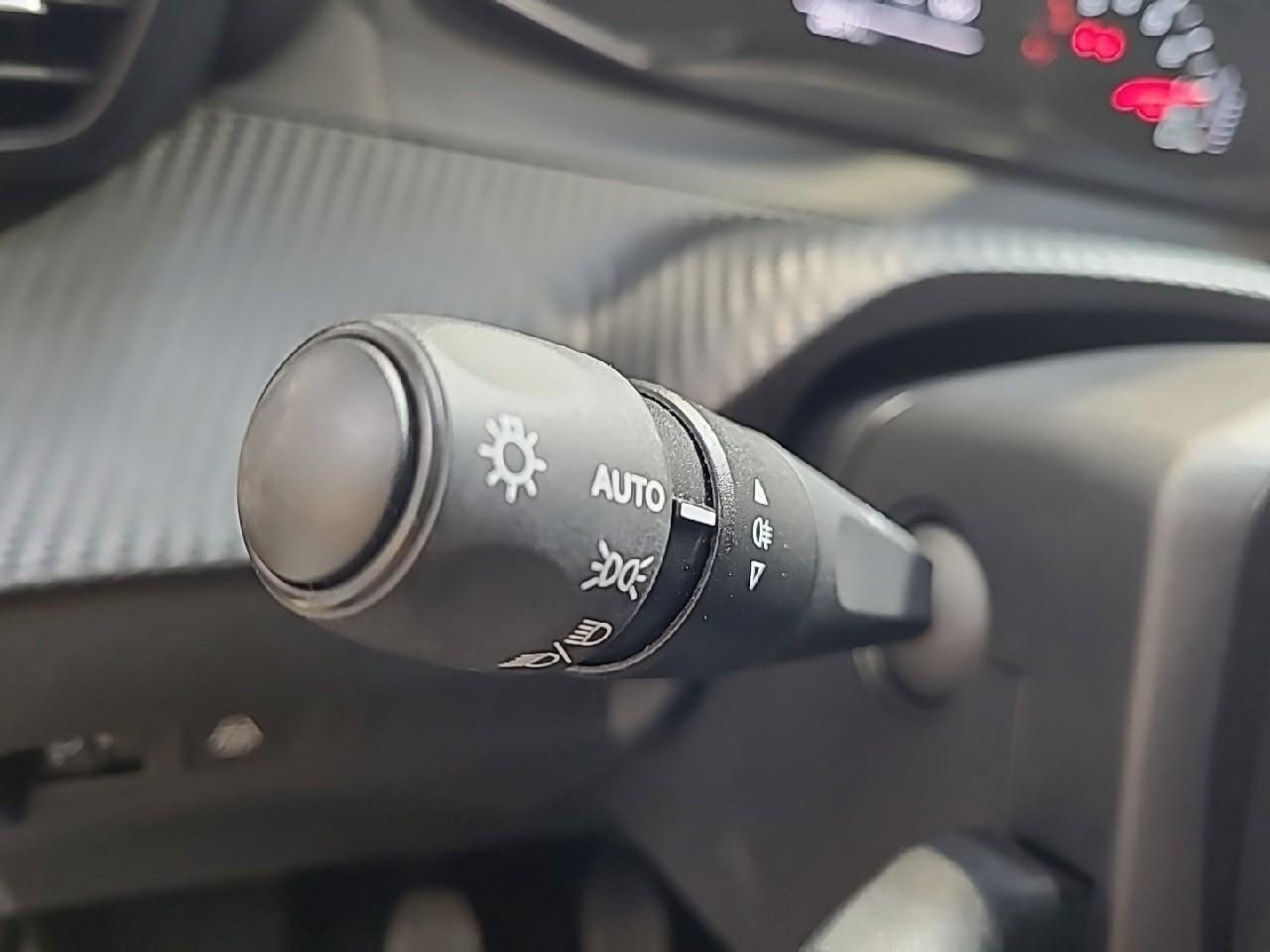 Peugeot 208 puretech 75 s&s bvm5 active pack — photo 24