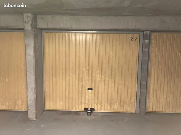 Location Garage - Box sécurisé en sous sol rue Desmet - Lille