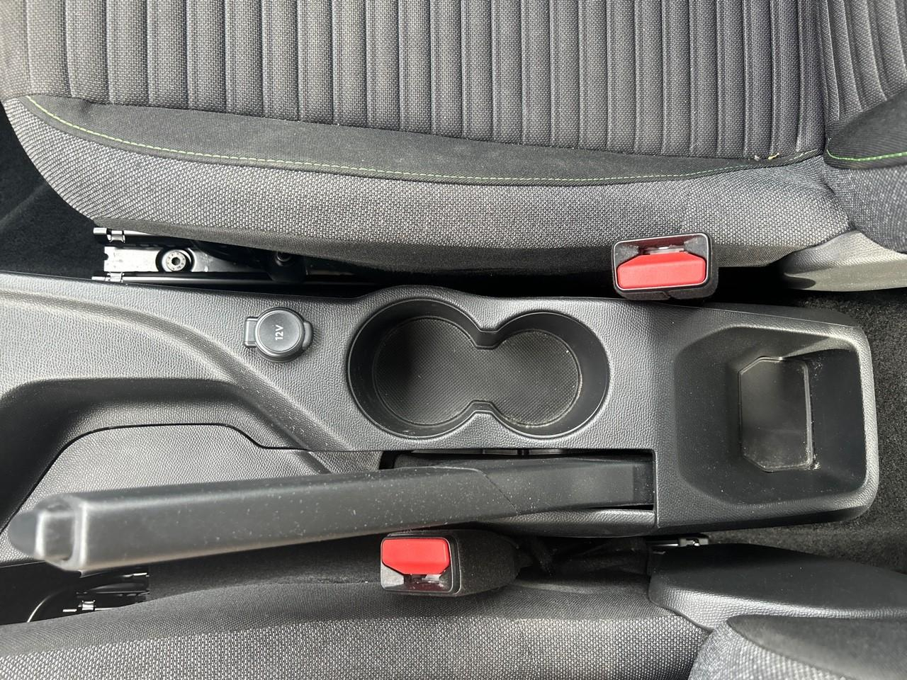Peugeot 208 1.2 puretech 100ch s&s active — photo 18