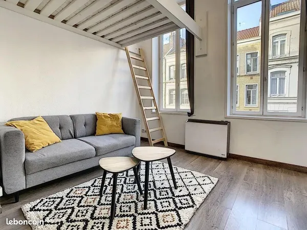 Beau studio meublé 28m² rénové rue de Fleurus