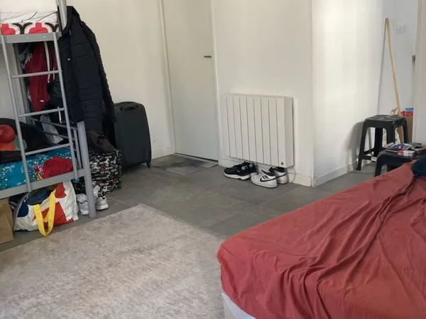 AUBERVILLIERS RUE DES ECOLES 2 STUDIOS OCCUPES