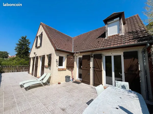 Maison 6 pièces 243 m²