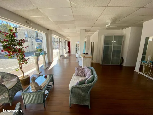 Local commercial 150 m²