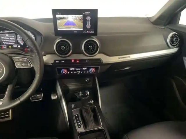 Audi Q2 35 tfsi 150 s tronic 7 s line — photo 10