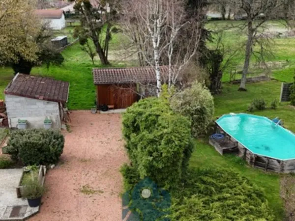 Propriete à vendre sur 2 ha à PUY GUILLAUME (63)