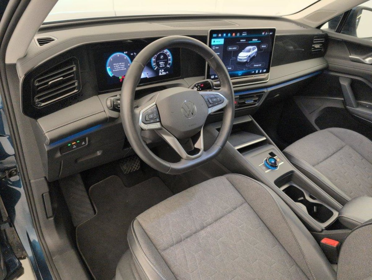 Volkswagen Tiguan — photo 15