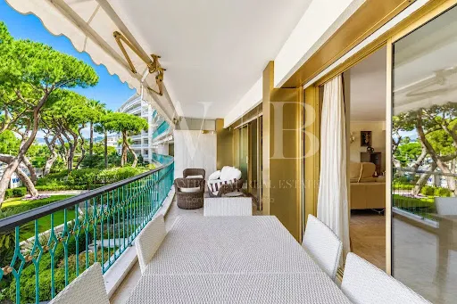 Appartement 7 pièces 240 m²