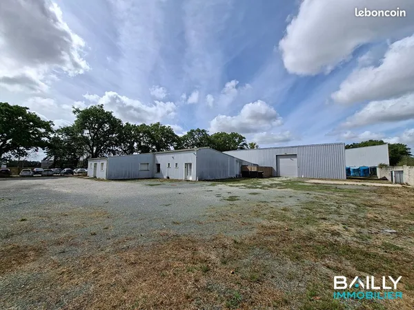 Local 540 m² LA CHAIZE LE VICOMTE