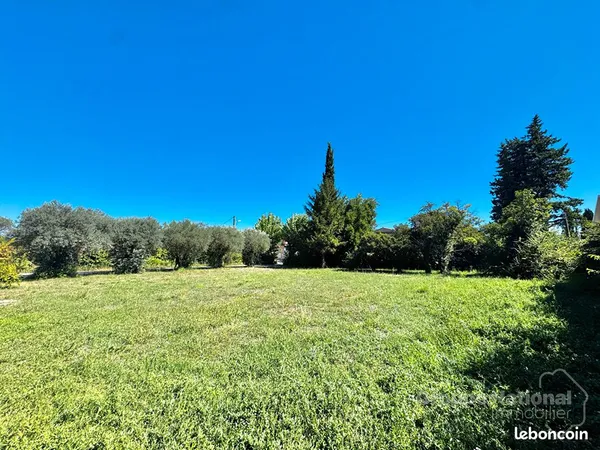 Terrain 702 m² LE THOR