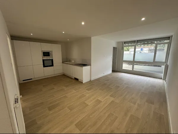 À LOUER - Appartement T4 rénové - 3 chambres - Nantes, quartier Longchamp