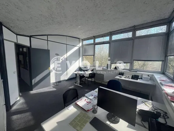 Bureaux 300 m²