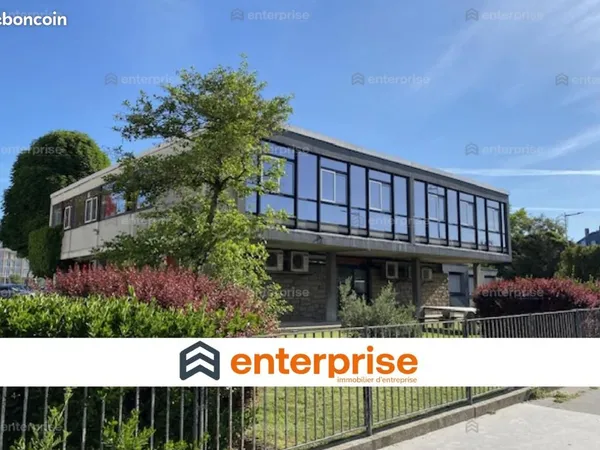 Bureau 750 m²