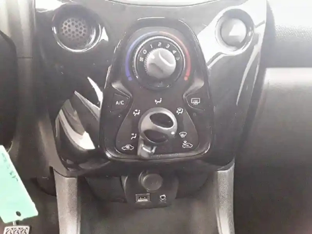 Citroën C1 vti 68 — photo 41
