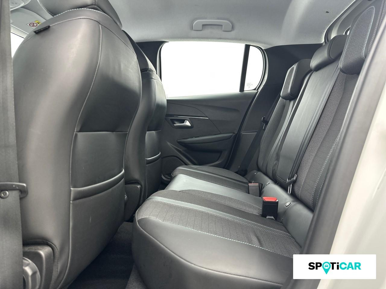Peugeot 208 1.2 puretech 100ch s&s allure — photo 10