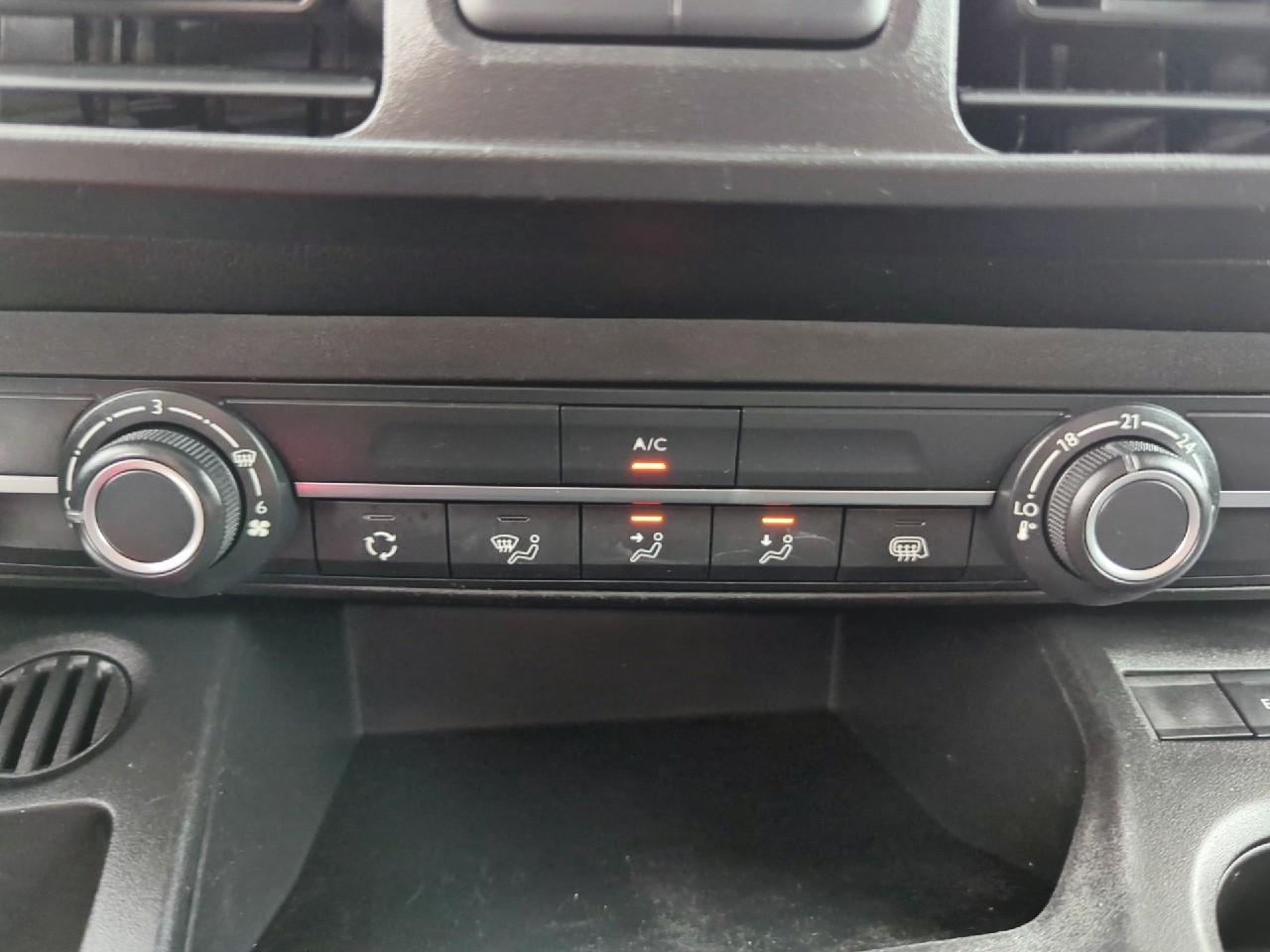 Citroën Berlingo van m 650 bluehdi 130 s&s eat8 driver — photo 22